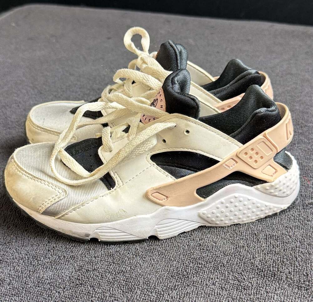 Youth Nike Air Huarache Run Size 1.5Y White Black Pink